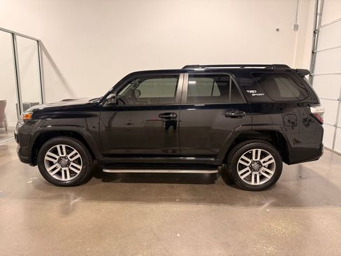 Used 2022 Toyota 4Runner TRD Sport AWD/4WD image 8