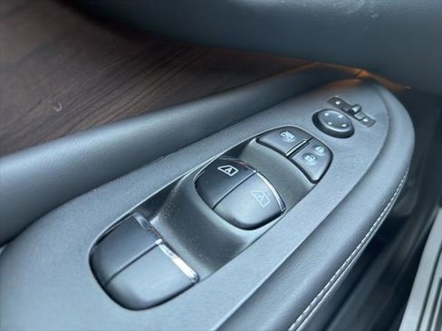 Used 2019 Nissan Murano Platinum w/ Cargo Package FWD image 22