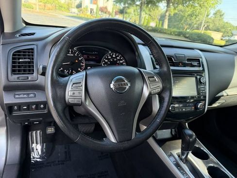 Used 2015 Nissan Altima 2.5 SL w/ Technology Package FWD image 15