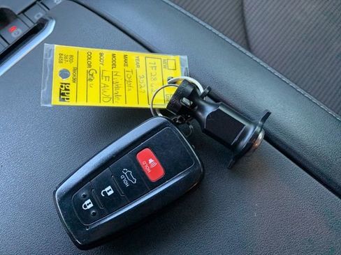 Used 2023 Toyota Highlander LE image 40