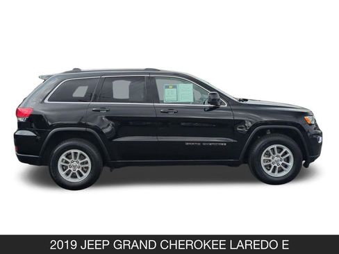 Used 2019 Jeep Grand Cherokee Laredo RWD image 6