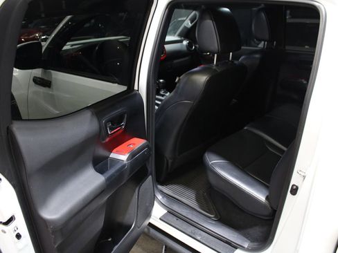 Used 2017 Toyota Tacoma TRD Pro AWD/4WD image 16