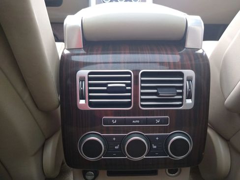 Used 2016 Land Rover Range Rover HSE image 21