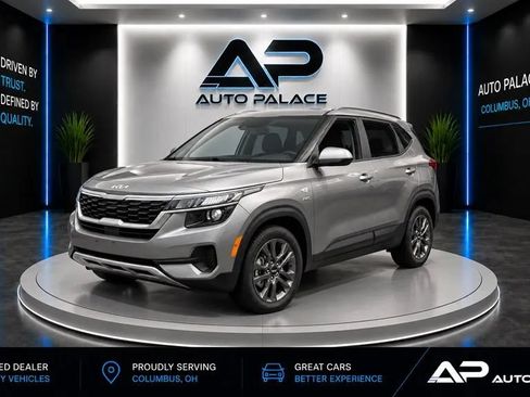 Used 2023 Kia Seltos LX AWD/4WD image 1