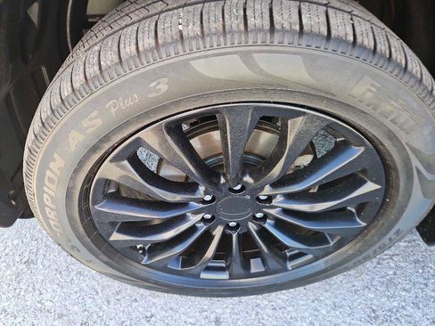 Used 2017 INFINITI QX80 Limited AWD/4WD image 37