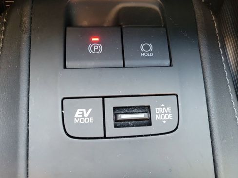 Used 2021 Toyota Venza Limited w/ Advanced Technology Package image 24