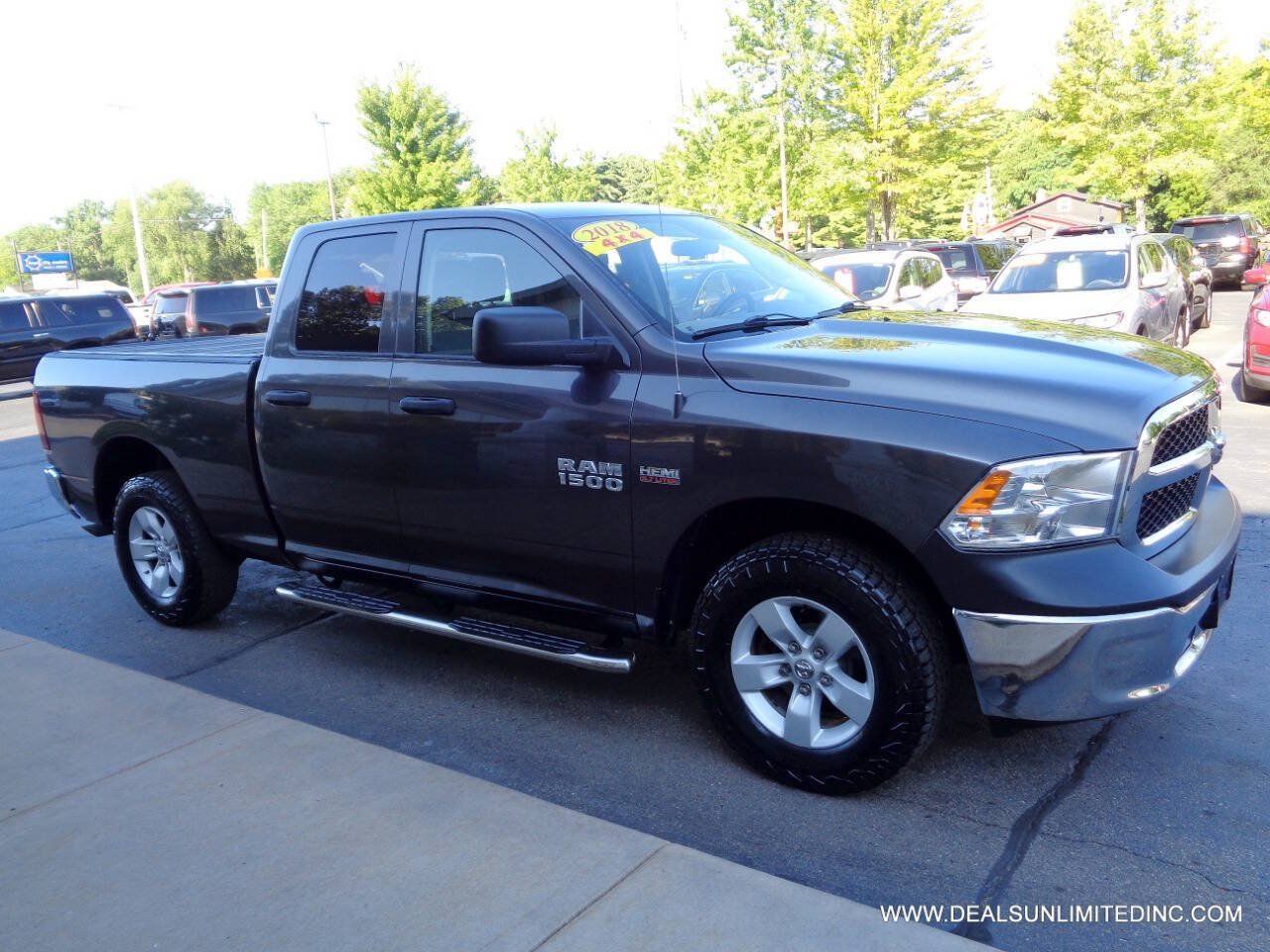 Used 2018 RAM 1500 ST w/ SXT Appearance Group AWD/4WD image 2