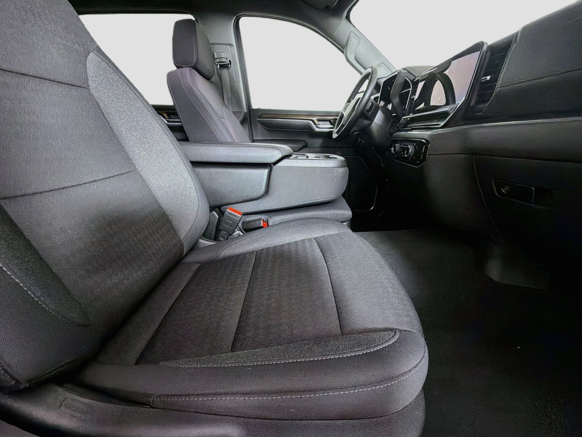 Used 2024 Chevrolet Silverado 1500 LT AWD/4WD image 32
