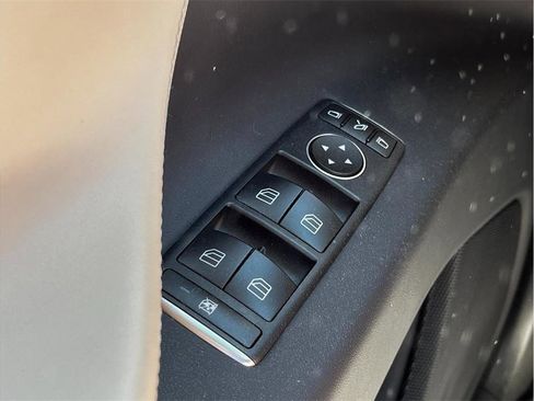 Used 2018 Tesla Model X 75D AWD/4WD image 28