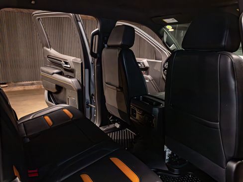 Used 2025 GMC Sierra 1500 AT4 w/ Technology Package image 27