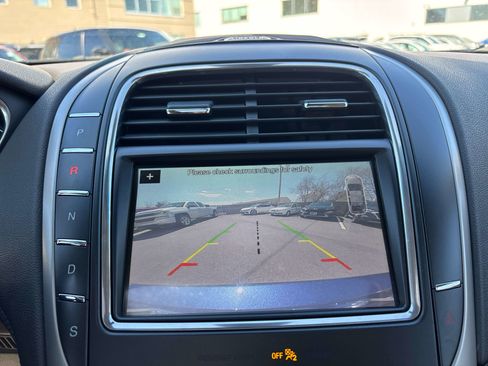 Used 2017 Lincoln MKX Reserve image 21