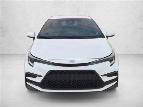 Used 2024 Toyota Corolla SE FWD image 2