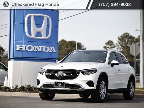 Used 2023 Mercedes-Benz GLC 300 4MATIC image 1