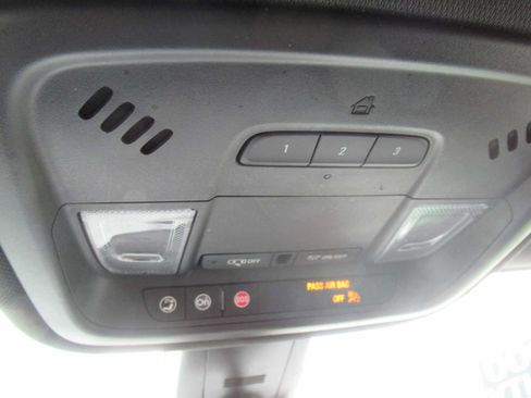 Used 2022 Chevrolet Traverse LT w/ LPO, Floor Liner Package AWD/4WD image 34