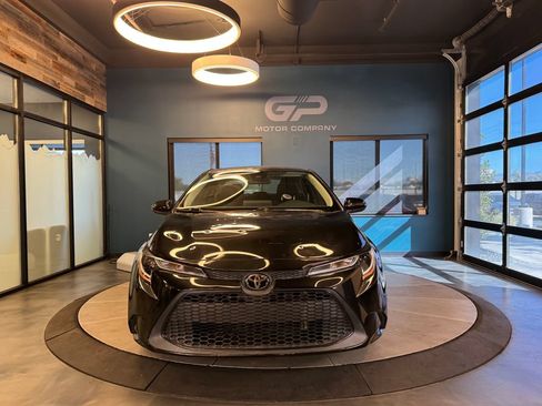 Used 2020 Toyota Corolla LE FWD image 8