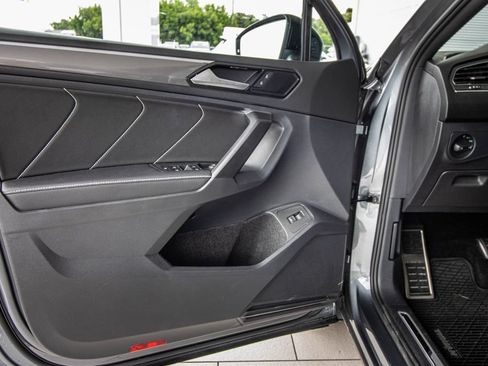 Certified 2023 Volkswagen Tiguan SE R-Line FWD image 19