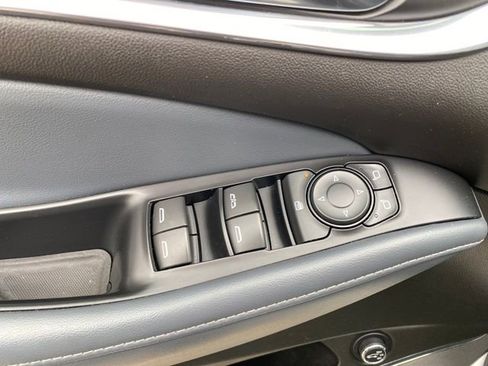 Used 2022 Buick Enclave Essence image 19