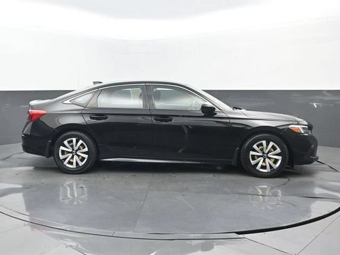 Used 2023 Honda Civic LX image 2