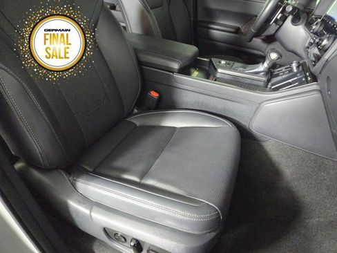 Used 2024 Lexus GX 550 image 25