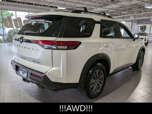Used 2022 Nissan Pathfinder SV AWD/4WD image 8
