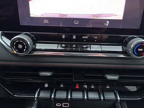 Used 2023 Chevrolet Colorado Z71 image 21