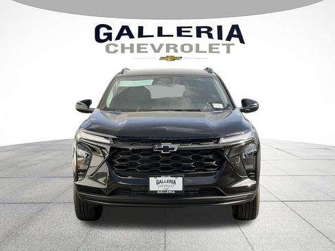 New 2026 Chevrolet Trax LT w/ Driver Confidence Package FWD image 3