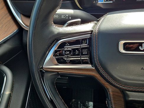 Used 2023 Jeep Grand Cherokee L Summit w/ MOPAR Finishing Package AWD/4WD image 21