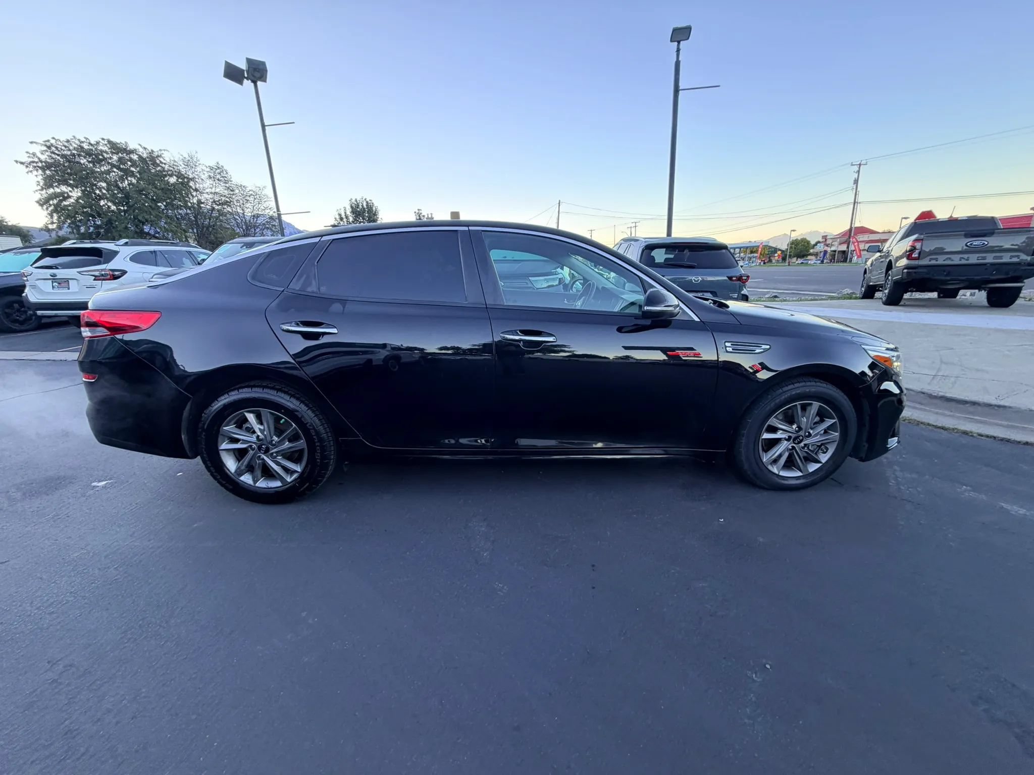 Used 2020 Kia Optima LX FWD image 2