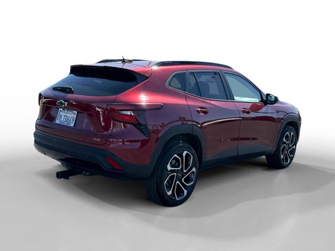 Used 2024 Chevrolet Trax RS w/ Driver Confidence Package image 5