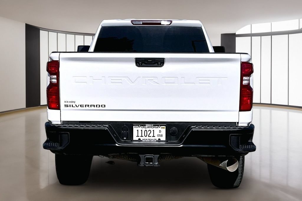 Used 2025 Chevrolet Silverado 3500 W/T AWD/4WD image 4