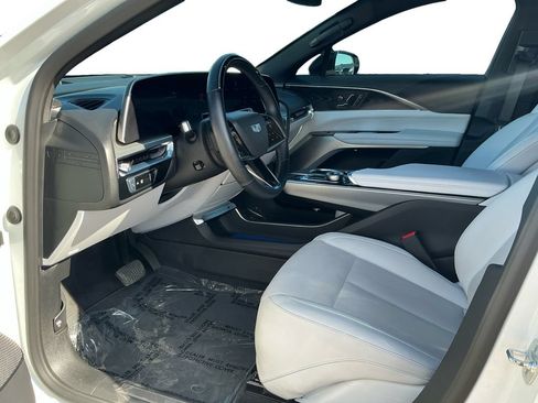 Used 2024 Cadillac Lyriq Luxury RWD image 24