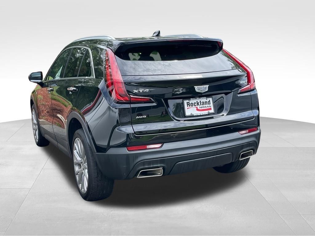 Used 2021 Cadillac XT4 Luxury w/ Cold Weather Package AWD/4WD image 5