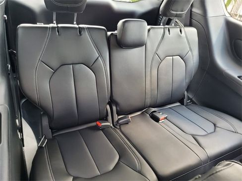 New 2026 Chrysler Voyager LX image 15