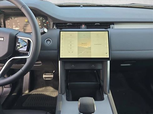 New 2025 Land Rover Discovery Sport Dynamic SE image 23