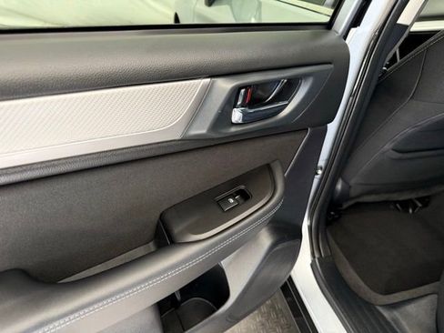 Used 2019 Subaru Outback 2.5i Premium AWD/4WD image 19