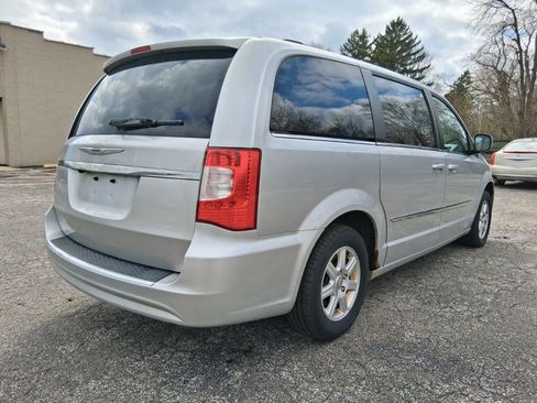 Used 2012 Chrysler Town & Country Touring w/ Entertainment Group #1 image 5