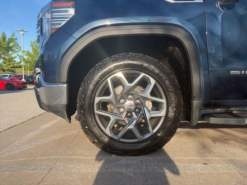 Used 2023 GMC Sierra 1500 SLT w/ SLT Premium Package AWD/4WD image 37