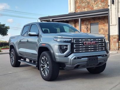 Used 2025 GMC Canyon Denali