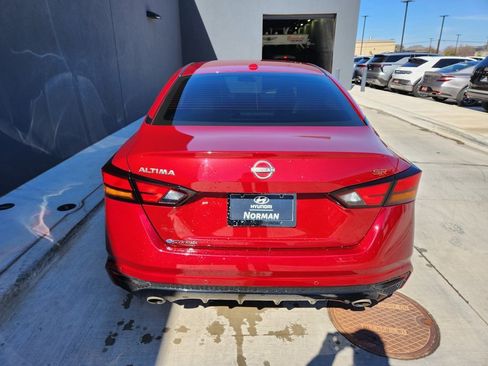 Used 2024 Nissan Altima 2.5 SR w/ SR Premium Package image 7