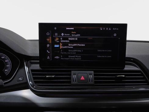 Used 2024 Audi Q5 e Prestige w/ Prestige Package AWD/4WD image 21