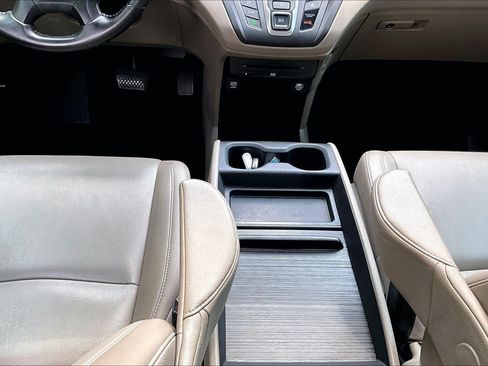 Used 2018 Honda Odyssey Touring image 17