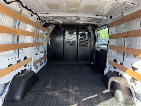 Used 2024 Ford Transit 250 Low Roof w/ Exterior Upgrade Package RWD image 3