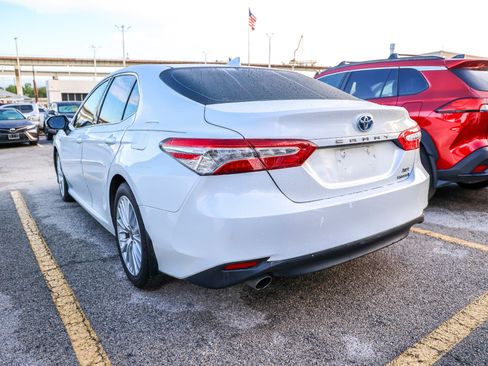 Used 2020 Toyota Camry XLE FWD image 9