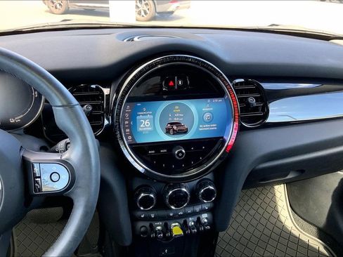 Certified 2024 MINI Cooper SE image 7