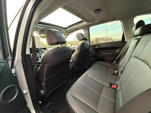 Used 2017 Subaru Forester 2.5i Touring AWD/4WD image 12