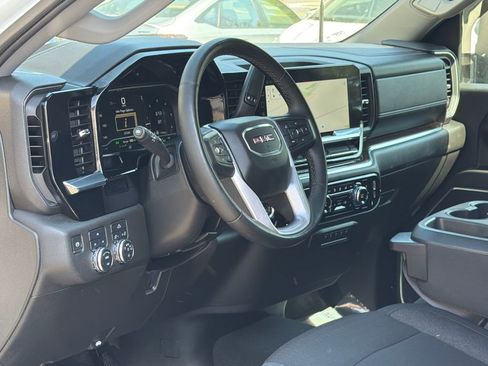 Used 2024 GMC Sierra 3500 SLE w/ SLE Value Package image 19