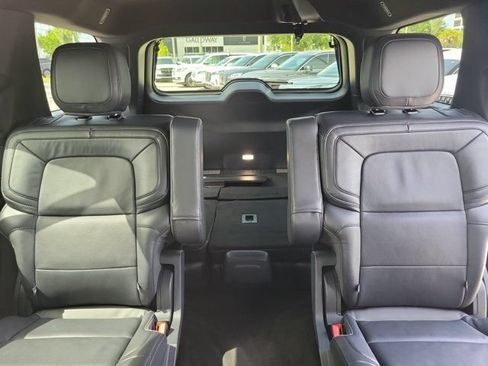Certified 2024 Lincoln Navigator Reserve AWD/4WD image 18