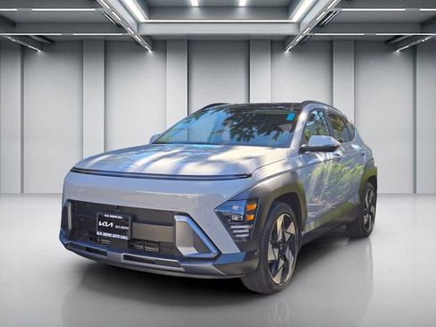 Used 2024 Hyundai Kona Limited FWD image 3