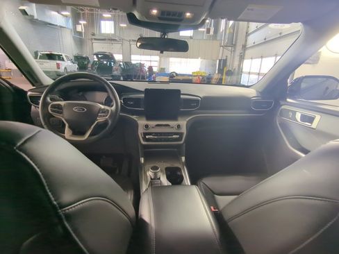 Used 2023 Ford Explorer XLT w/ Equipment Group 202A image 16