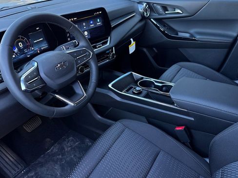 New 2026 Chevrolet Equinox LT image 2